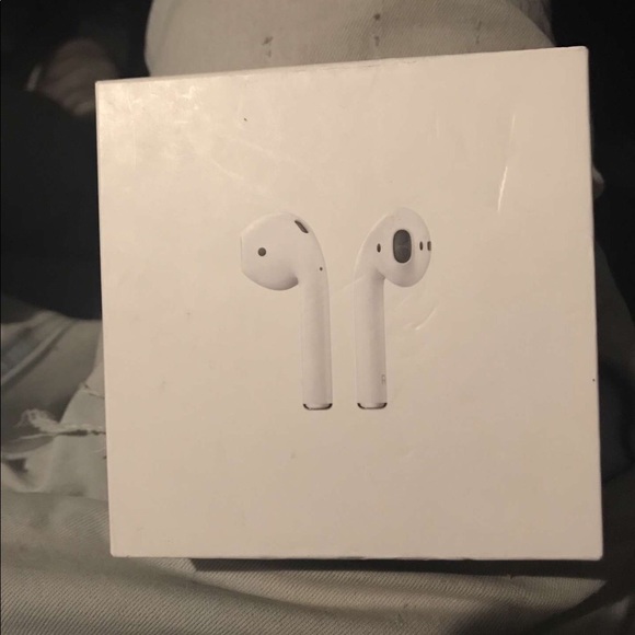 Airpods - Picture 1 of 1